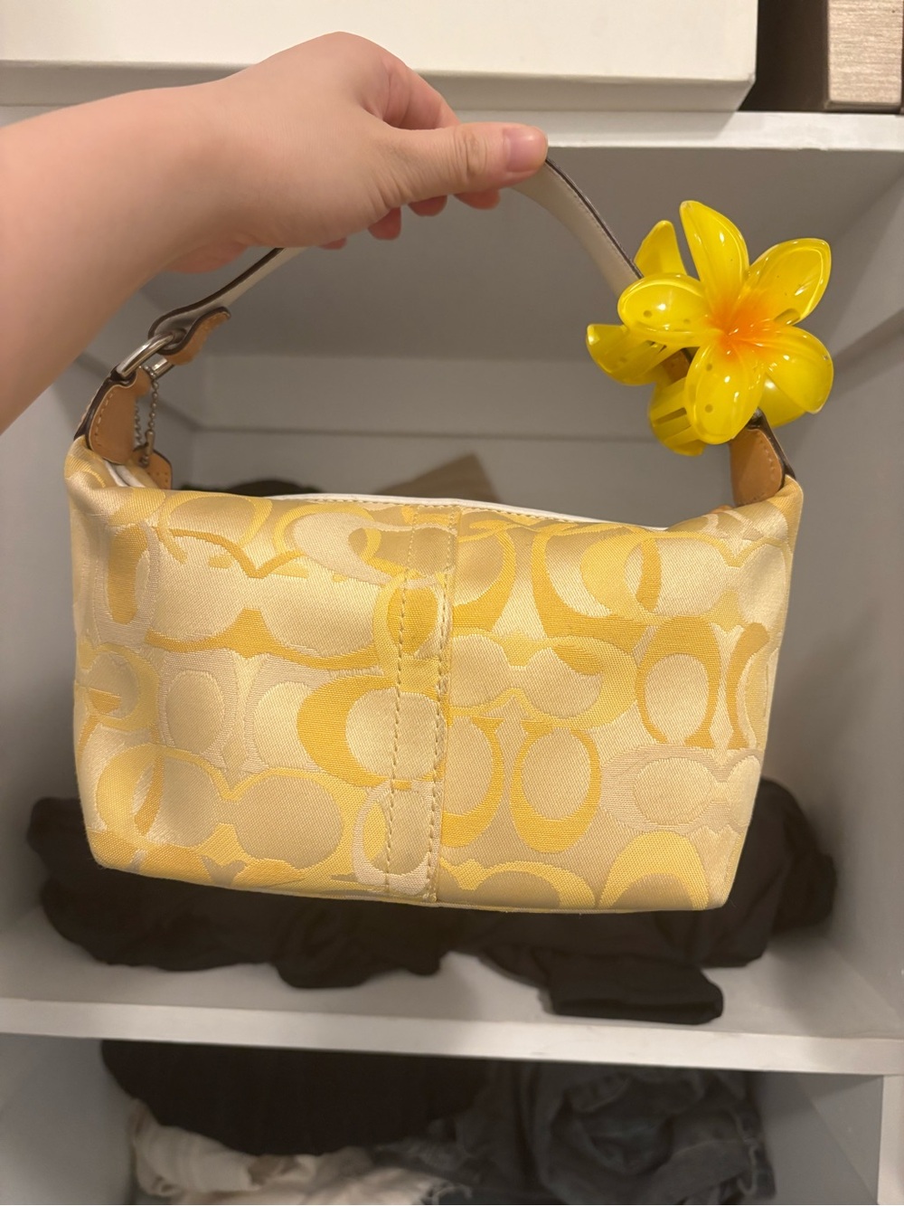 vinatge Coach Yellow Signature small bag - Picture 2 of 9